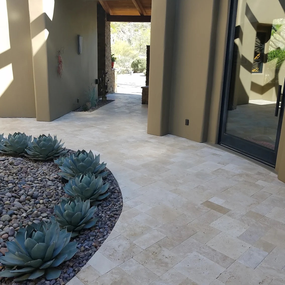 Travertine courtyard hardscape